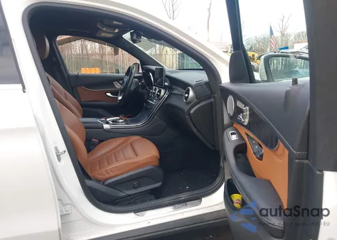 2018 Mercedes-Benz Glc 300 4Matic z USA, uszkodzony, nr VIN WDC0G4KB5JV113619